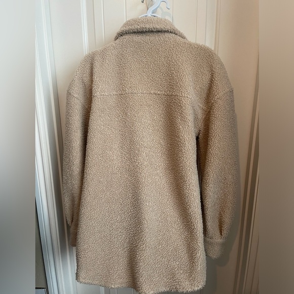 Bagatelle Women’s Faux Sherpa Teddy Shacket Front Pockets Tan Size XS - Picture 4 of 7